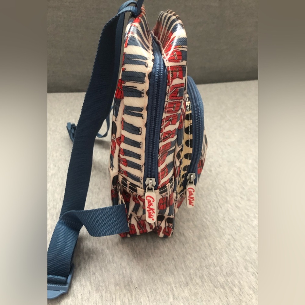 Cath Kids London Queen’s Guard Backpack British Royal Guard Kids Bag - Picture 4 of 13